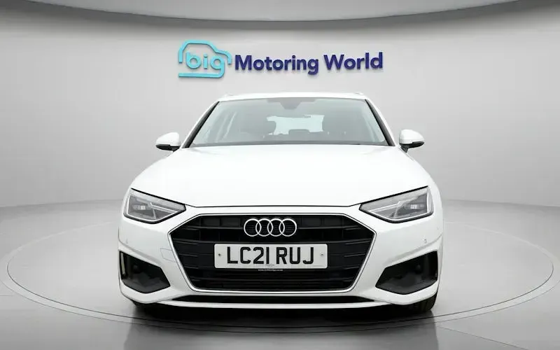 Used Audi A4 150 HP (110 kW) 2021 White Estate