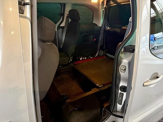Used Peugeot Partner Tepee Allure 100 HP (73 kW) 2017 Silver MPV