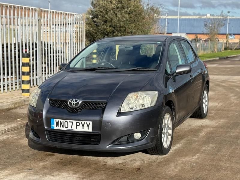 Used Toyota Auris 124 HP (91 kW) 2007 Grey Hatchback