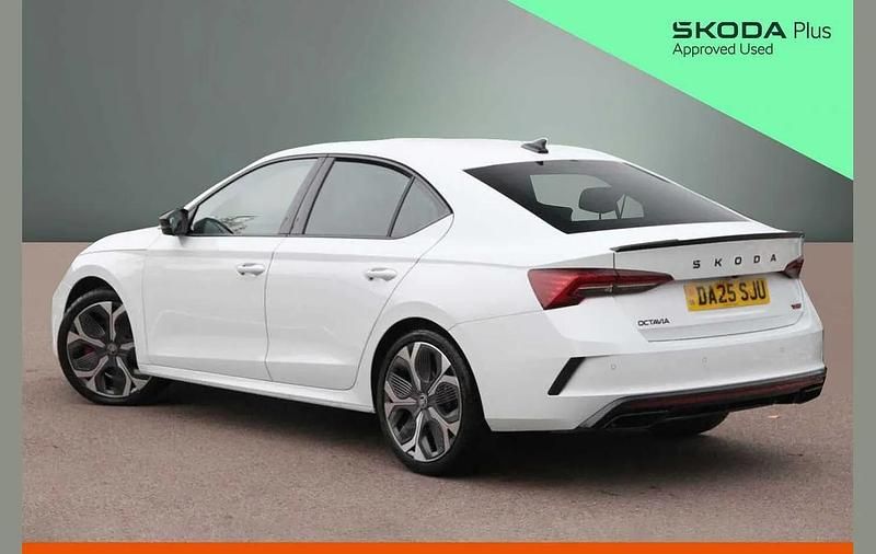 Used Skoda Octavia vRS 261 HP (191 kW) 2025 White Hatchback