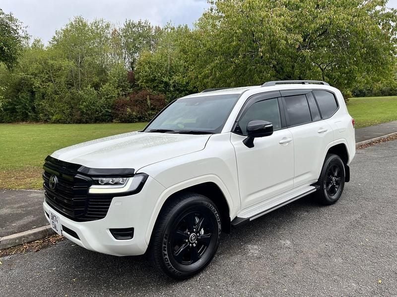 Used Toyota Land Cruiser 415 HP (305 kW) 2025 White SUV