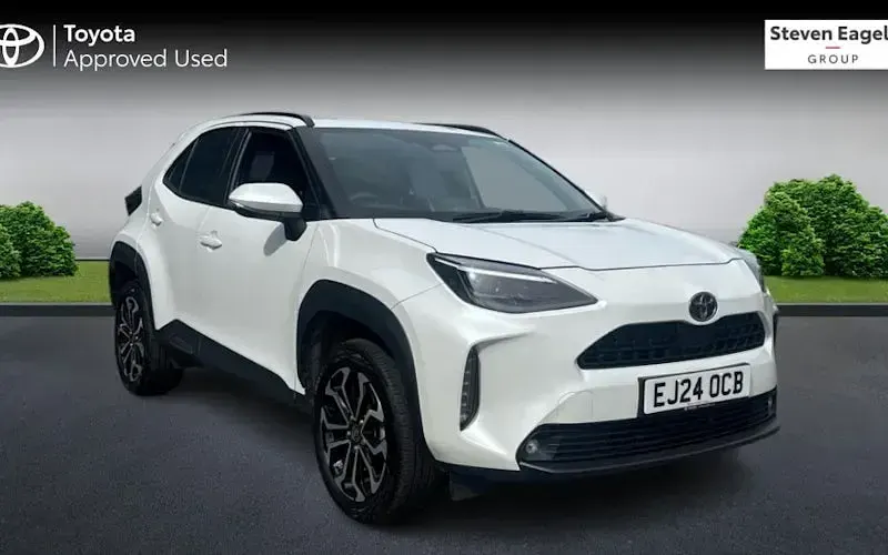 Usado Toyota Yaris Hybrid Design 116 HP (85 kW) 2026 Carrinha