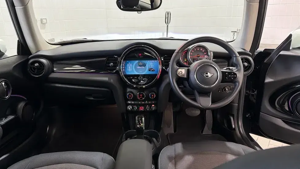 Used Mini Cooper Classic 134 HP (98 kW) 2022 Black Hatchback