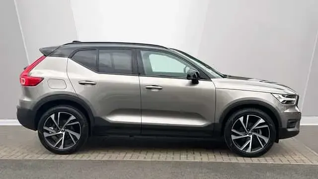 Used Volvo XC40 R-Design Pro 161 HP (118 kW) 2021 Grey SUV