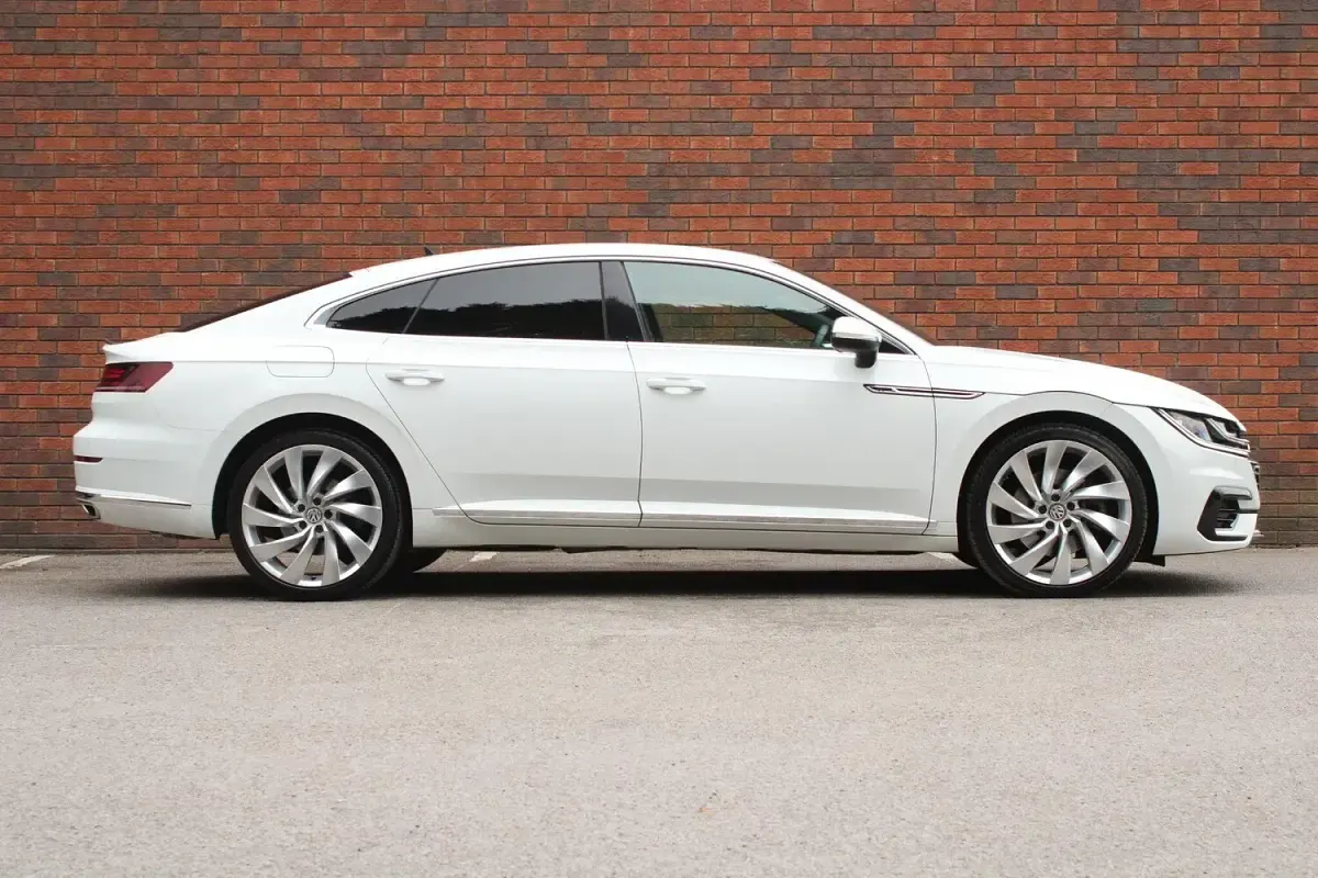 Used VW Arteon Elegance 2020 White Hatchback