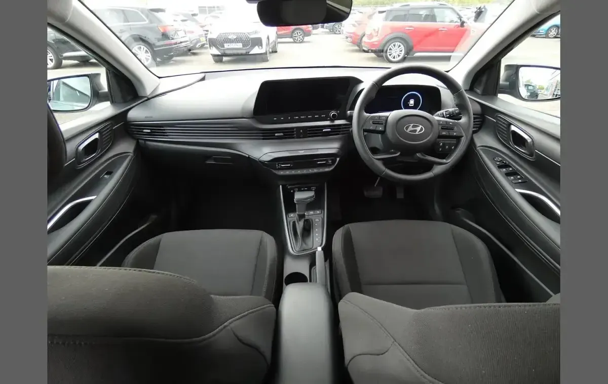 Used Hyundai i20 Ultimate 99 HP (72 kW) 2024 Green Hatchback