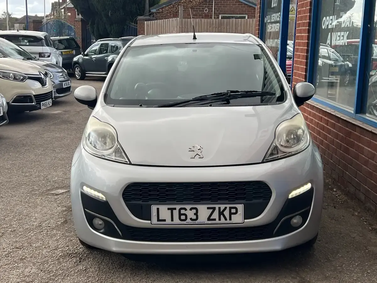Used Peugeot 107 Allure 68 HP (50 kW) 2013 Silver Hatchback