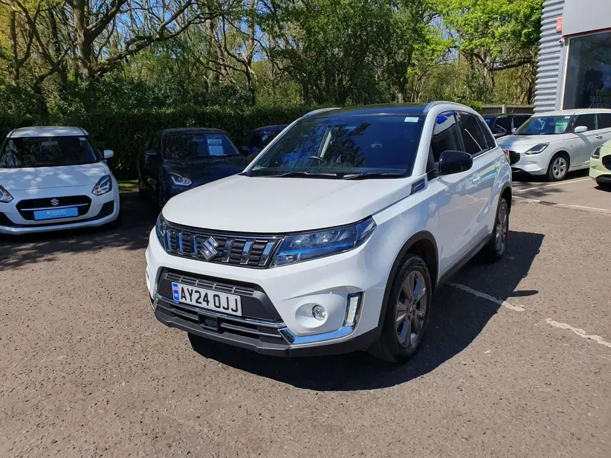 Used Suzuki Vitara SZ-T 116 HP (85 kW) 2024 White SUV