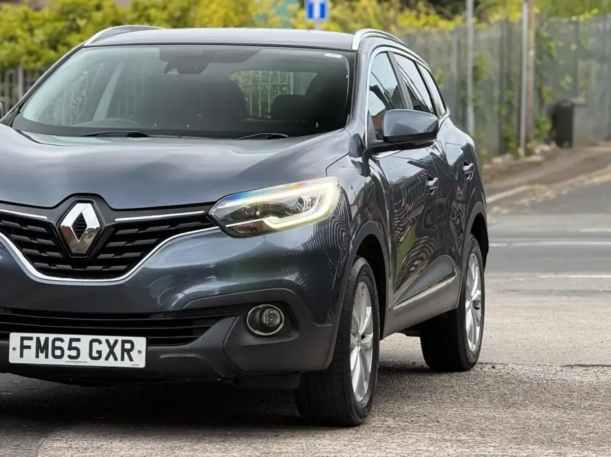 Usado Renault Kadjar Dynamique 110 HP (80 kW) 2016 Cinzento SUV