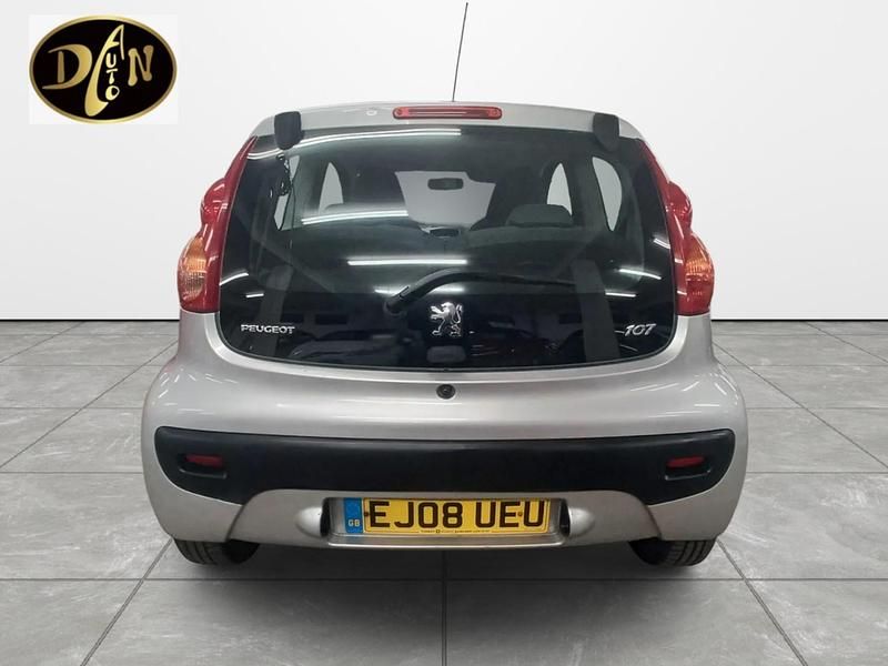 Used Peugeot 107 68 HP (50 kW) 2008 Silver Hatchback