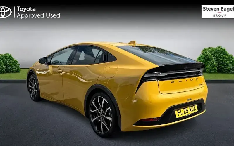 Used Toyota Prius 223 HP (164 kW) 2026 Hatchback