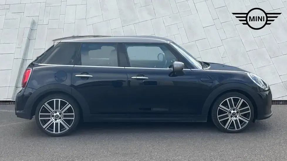 Used Mini Cooper Exclusive 134 HP (98 kW) 2021 Black Hatchback