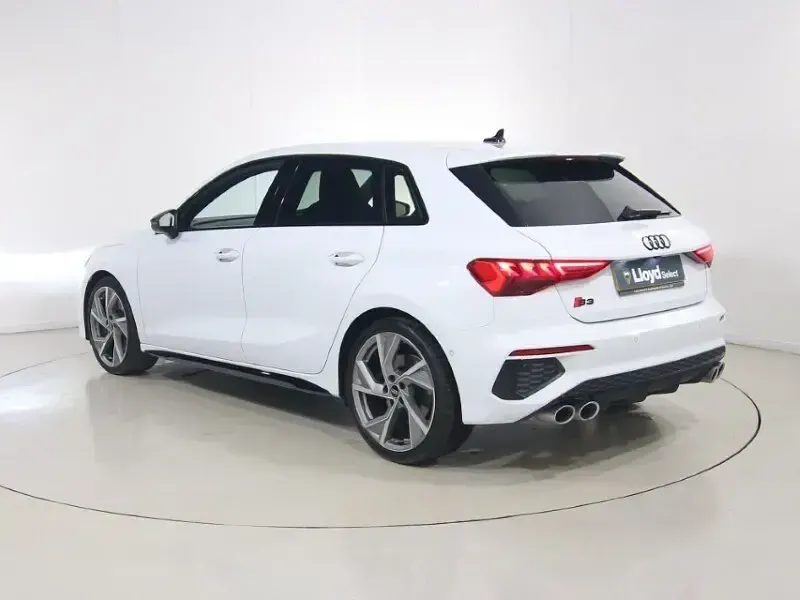 Begagnad Audi S3 Sportback Black Edition 328 HK (241 kW) 2024 Vit Halvkombi