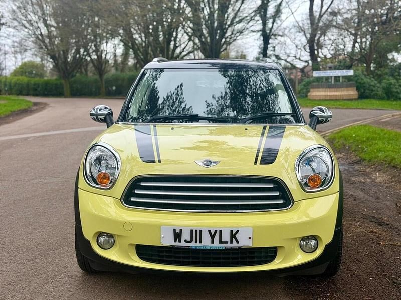 Used Mini Cooper Countryman 122 HP (89 kW) 2011 Yellow SUV