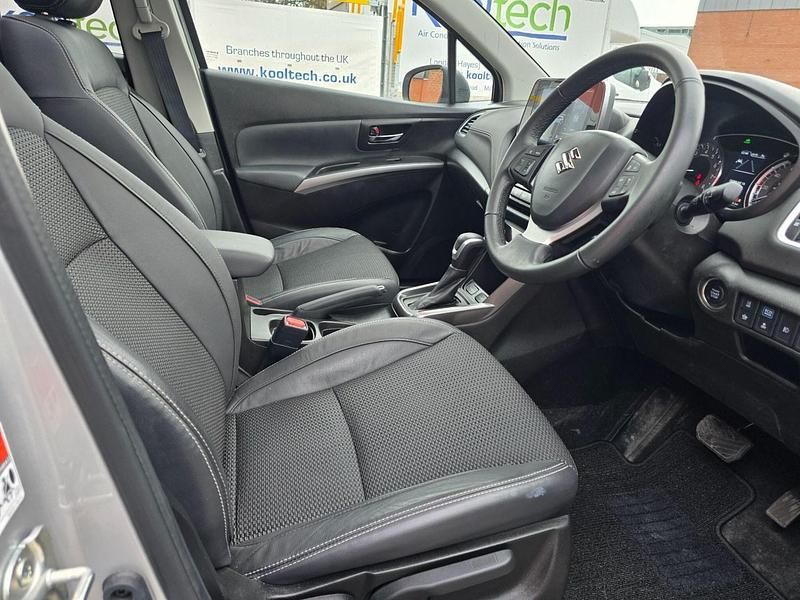Used Suzuki SX4 115 HP (84 kW) 2022 Silver Hatchback