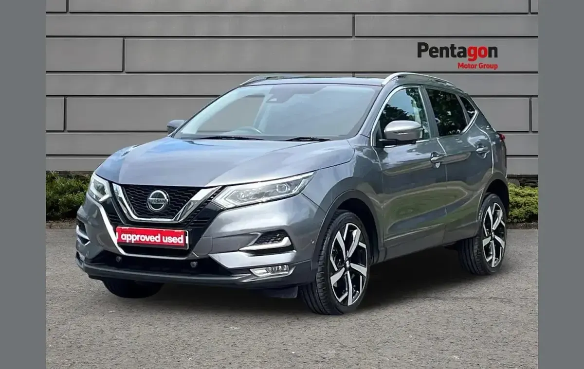 Used Nissan Qashqai Tekna 113 HP (83 kW) 2018 Grey SUV
