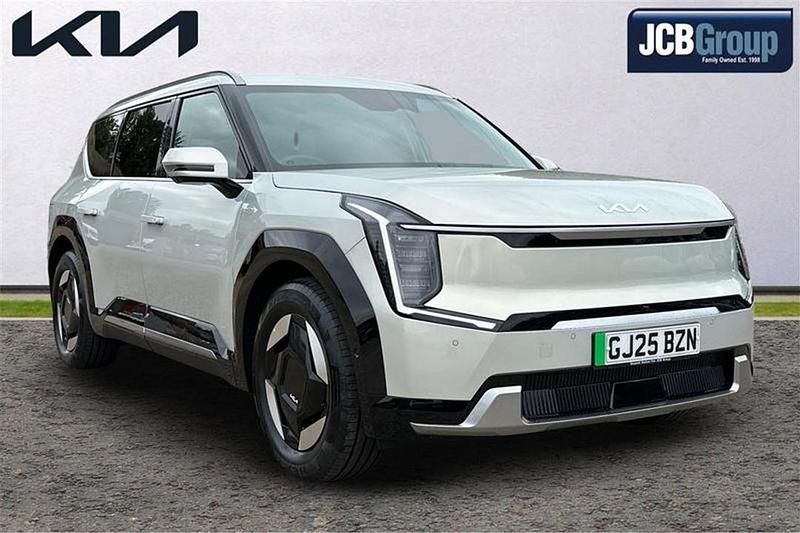 Silver Used 2025 Kia EV9 Air SUV | £52,490 (Good price) - Image 1/4