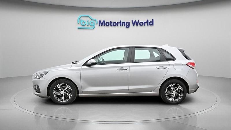 Used Hyundai i30 SE 120 HP (88 kW) 2023 Silver Hatchback