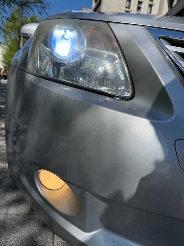Usado Toyota Avensis 2009 Plateado Berlina