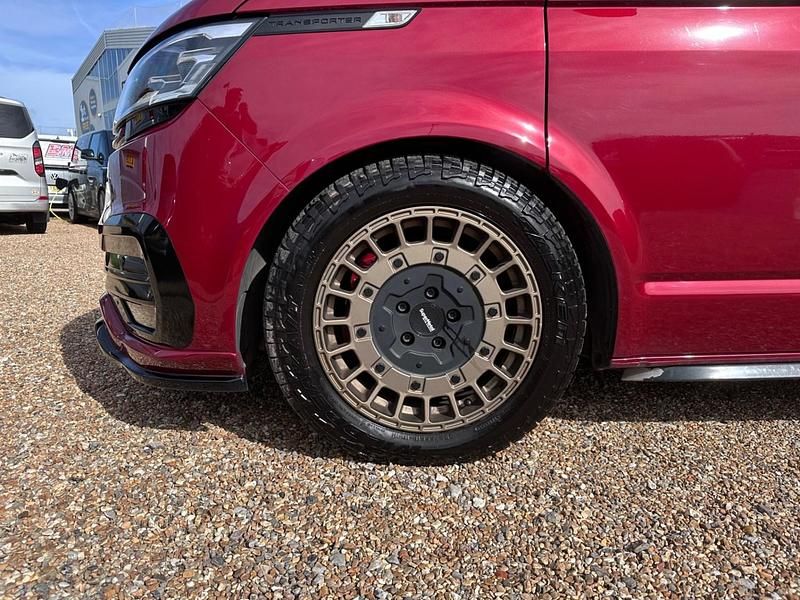 Used VW T6.1 Highline 199 HP (146 kW) 2021 Red Van
