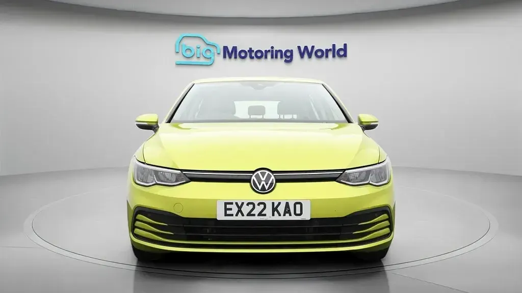 Używany VW Golf VIII S 115 KM (84 kW) 2022 Żółty Hatchback
