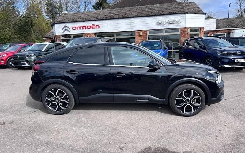 Used Citroën e-C4 Shine 100 kW (136 HP) 2022 Black Hatchback