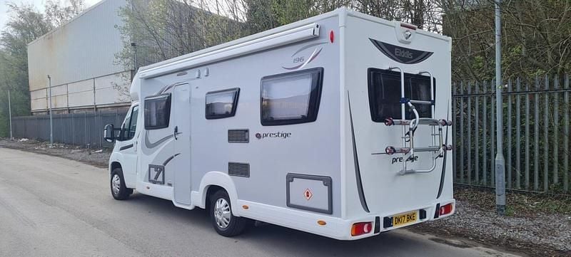Second-hand Peugeot Boxer Prestige 2017 Alb Van