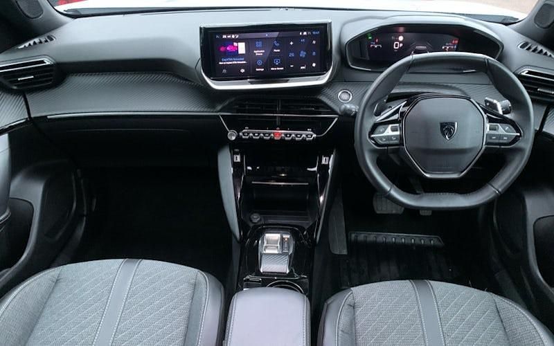 Used Peugeot 2008 Allure 131 HP (96 kW) 2024 White SUV