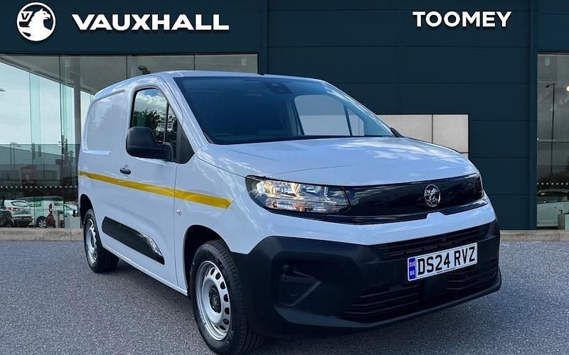 Używany Vauxhall Combo S 102 KM (75 kW) 2024 Minivan