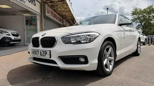 Used BMW 118 2017 Alpine white Hatchback