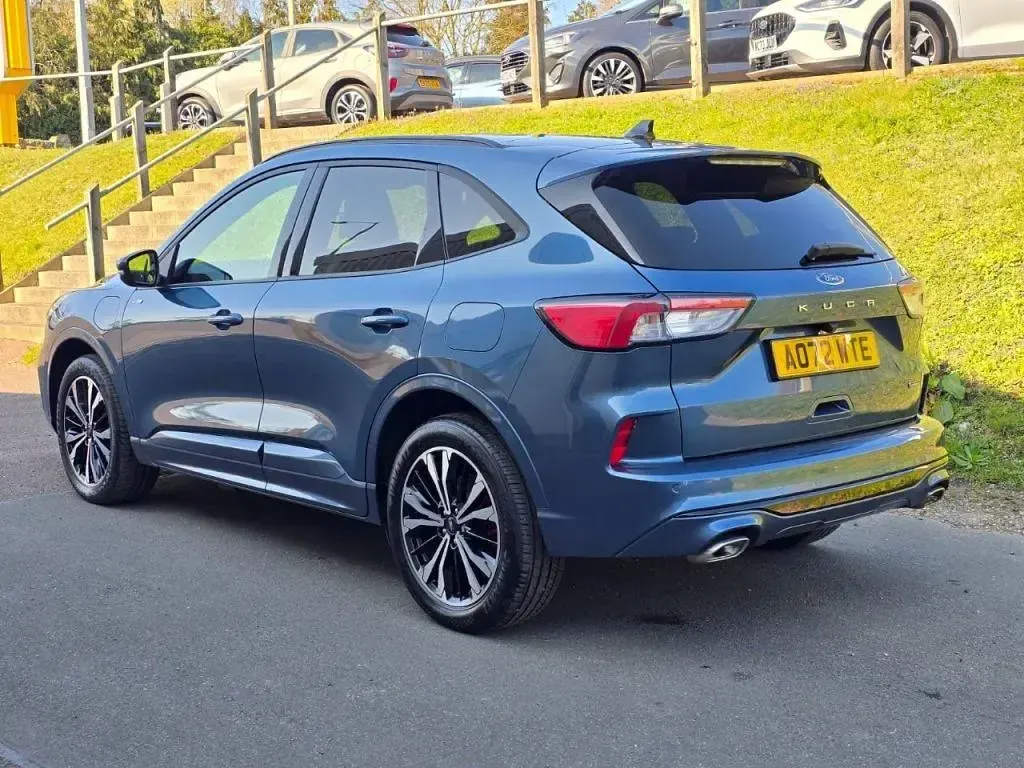 Usado Ford Kuga ST-Line X 190 CV (139 kW) 2023 Azul SUV