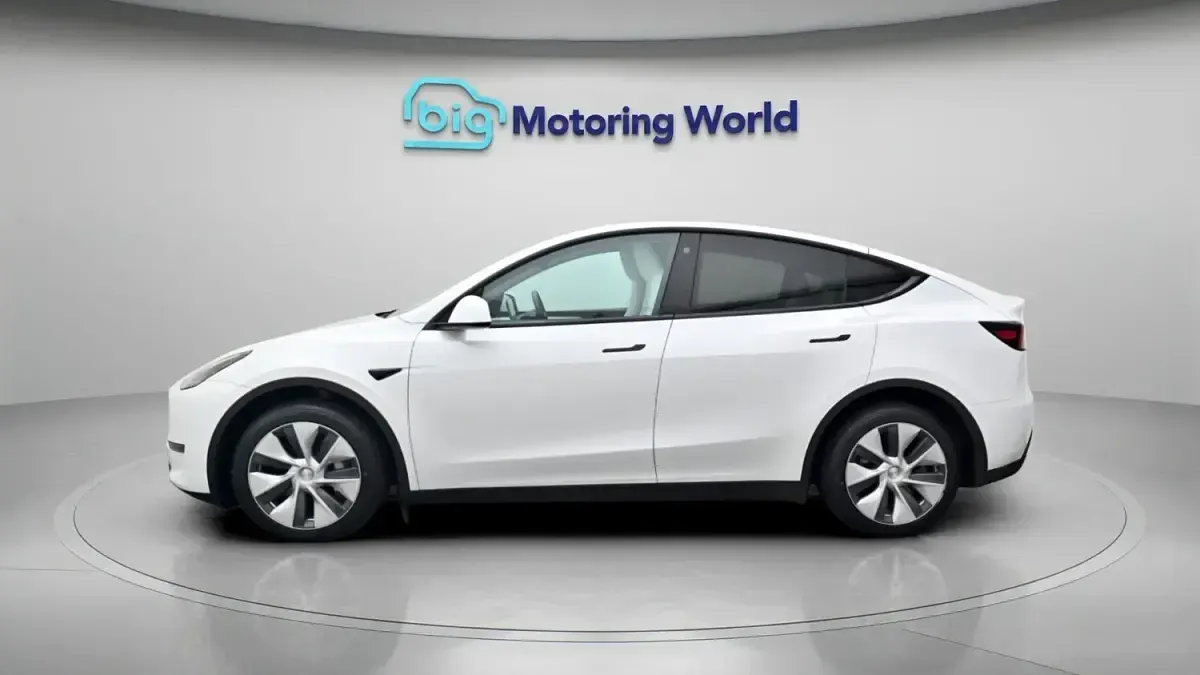 Used Tesla Model Y Long Range AWD 378 kW (514 HP) 2023 White SUV