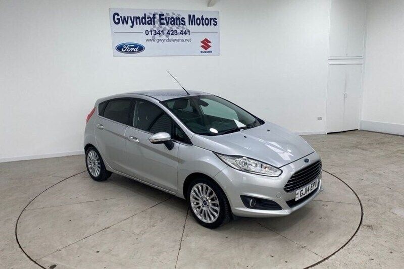 Silver Used 2014 Ford Fiesta Titanium Hatchback | £5,350 (Good price) - Image 1/1