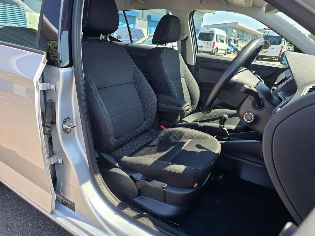 Used Skoda Fabia SE L 60 HP (44 kW) 2015 Silver Hatchback