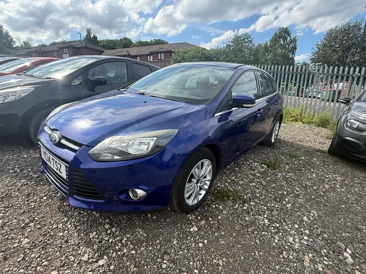 Used Ford Focus Titanium 115 HP (84 kW) 2014 Blue Hatchback