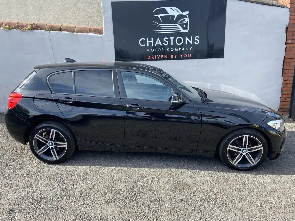 Używany BMW 118 Sport Line 2017 Czarny Hatchback