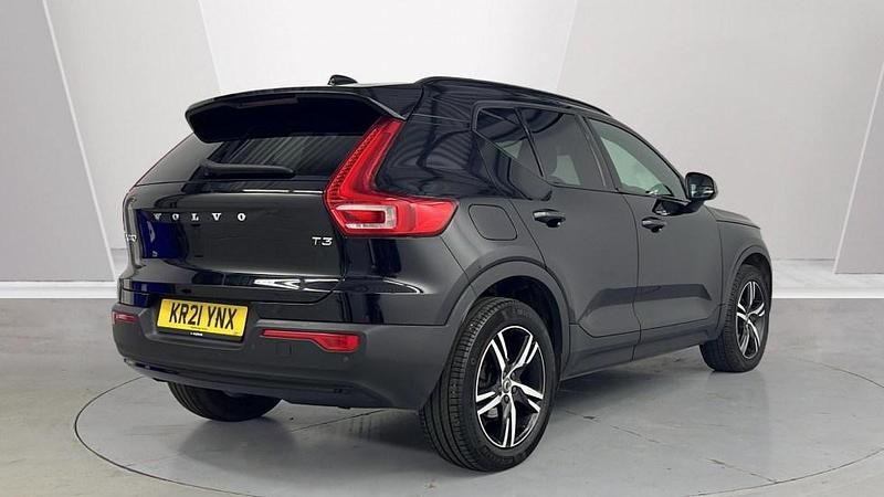 Begagnad Volvo XC40 R-Design 161 HK (118 kW) 2021 Svart SUV