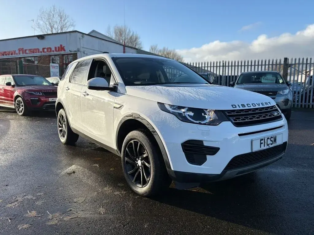 Used Land Rover Discovery 5 SE 180 HP (132 kW) 2017 White SUV