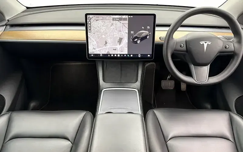 Used Tesla Model Y Long Range AWD 378 kW (514 HP) 2022 Black SUV