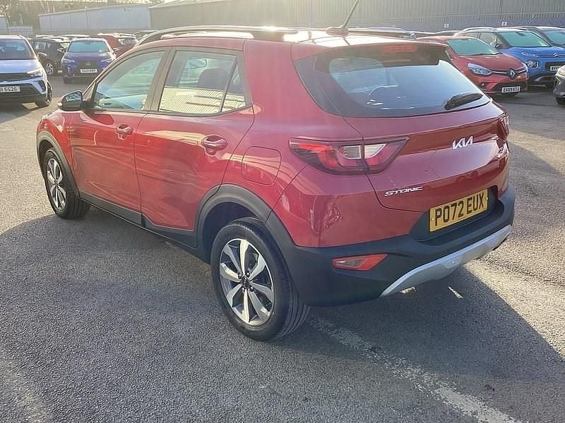 Usado Kia Stonic 99 HP (72 kW) 2022 Vermelho SUV