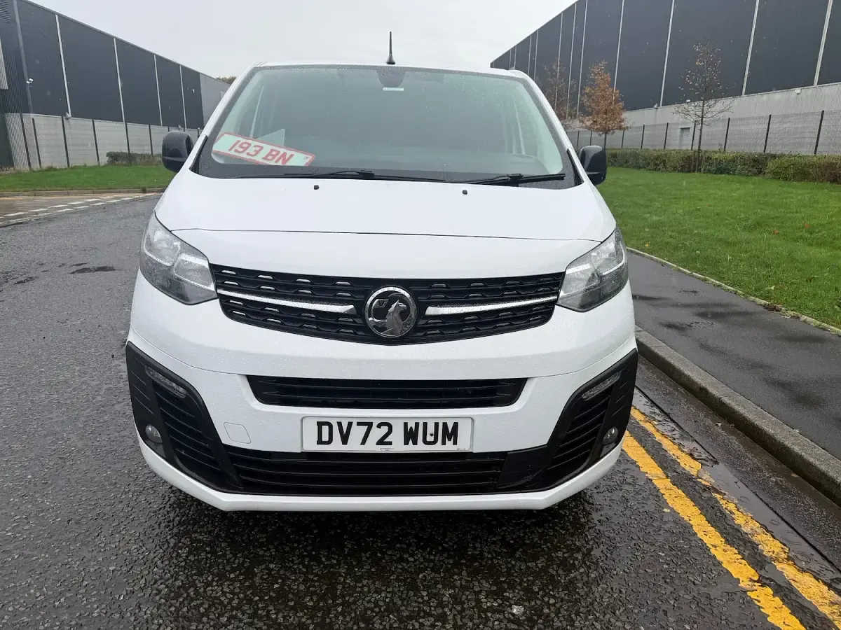Used Vauxhall Vivaro Sportive 100 HP (73 kW) 2022 White MPV