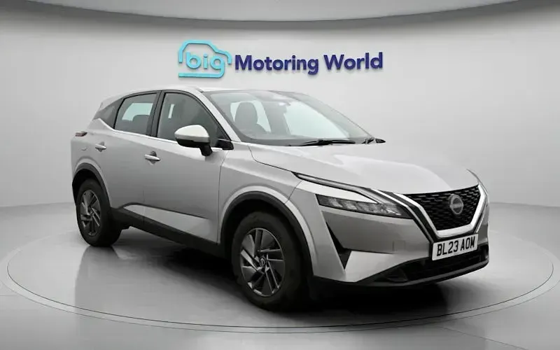 Used Nissan Qashqai Acenta Premium 140 HP (102 kW) 2023 Silver SUV