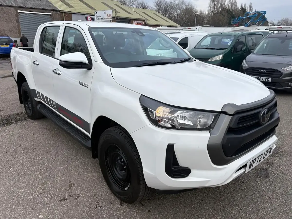 Usado Toyota HiLux Active 150 HP (110 kW) 2023 Branco Pickup
