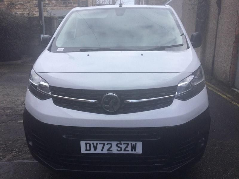 Used Vauxhall Vivaro 100 HP (73 kW) 2022 White MPV