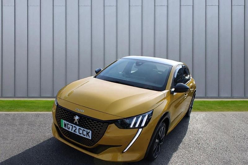 Used Peugeot e-208 Premium 98 kW (134 HP) 2022 Yellow Hatchback