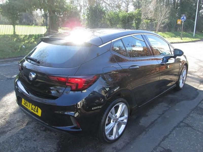 Used Vauxhall Astra SRi 150 HP (110 kW) 2017 Black Hatchback