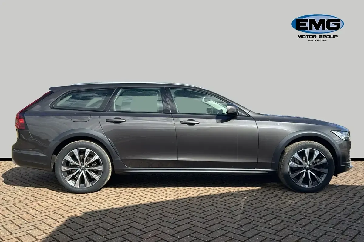 Used Volvo V90 CC 197 HP (144 kW) 2021 Grey Estate
