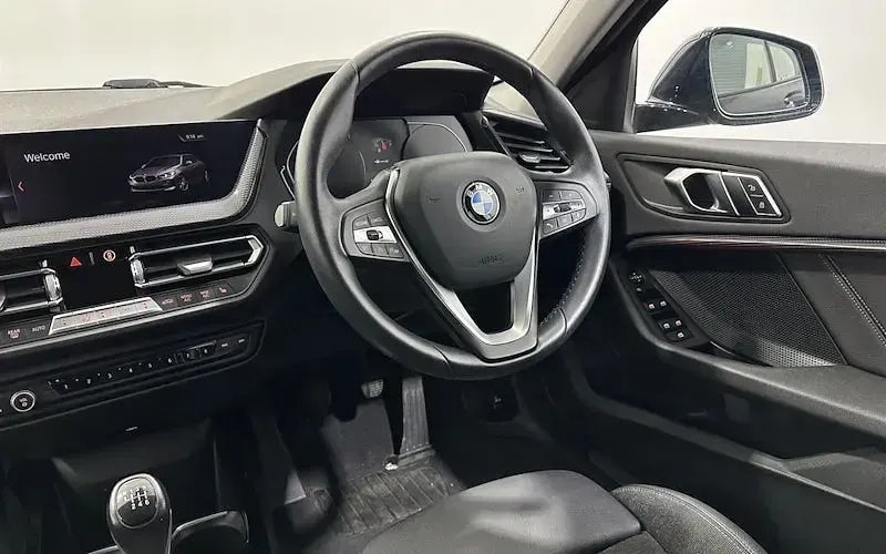 Used BMW 118 Sport Line 140 HP (102 kW) 2020 Black Hatchback