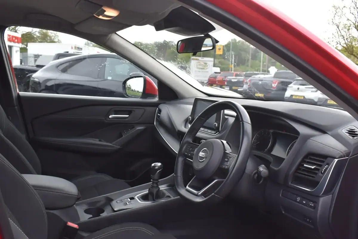 Used Nissan Qashqai Acenta Premium 2022 Red SUV