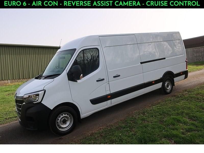 Used Renault Master 145 HP (106 kW) 2023 White MPV